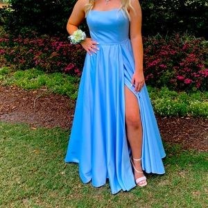 Size 0-2 adjustable back only worn once at prom.Was altered for 5’1- 5’6 height